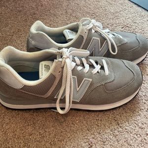 LIKE NEW Women’s New Balance 574 Dad Sneakers